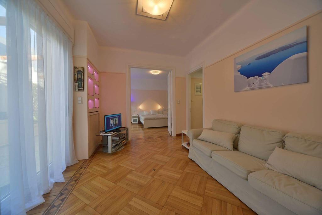 Oasis Veranda Under Columns.Kolonaki Embassy Area. Athens Luaran gambar